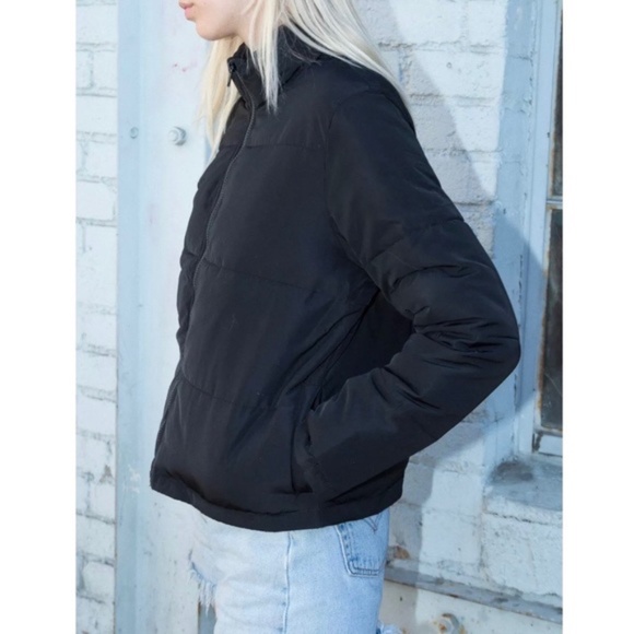 Brandy Melville John Galt Navy Cropped Puffer Jacket - Picture 2 of 7